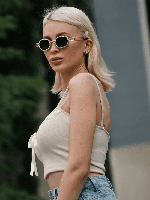 Vera, 38